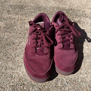 Reebok Classic Low-Top Sneakers in Burgundy Suede